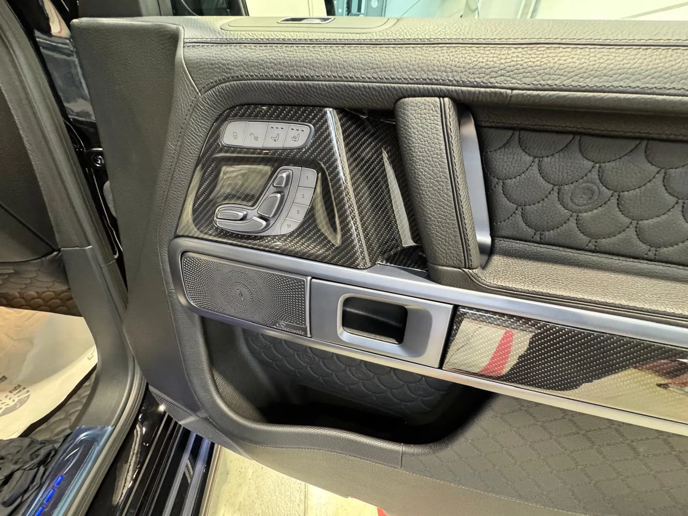Brabus G 800 Superblack offered by a specialist dealer in Hechingen, Germany, photo 12 of 22