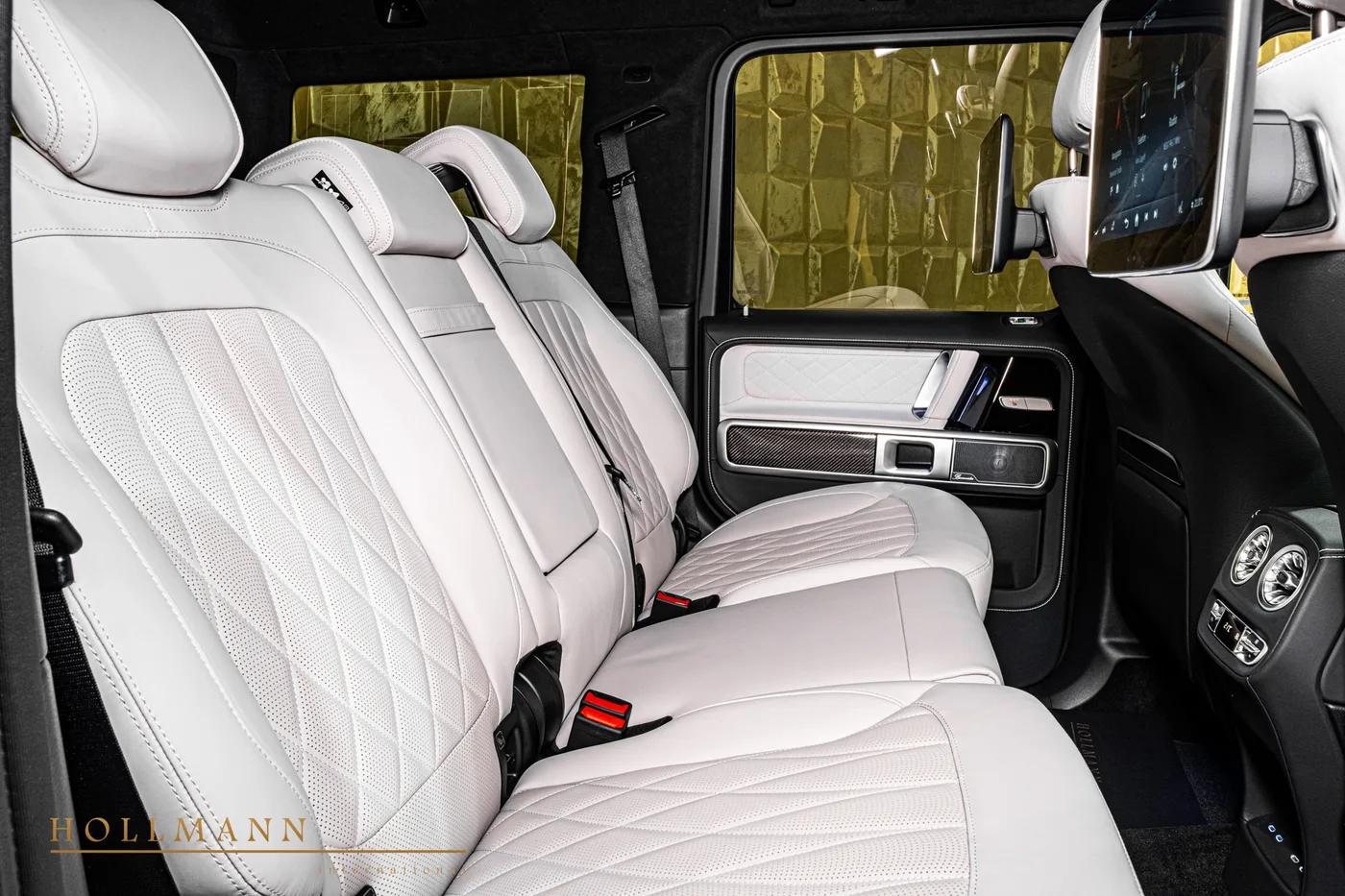 Mercedes-AMG G 63 facelift offered by a specialist dealer in Stuhr, Germany, photo 16 of 25