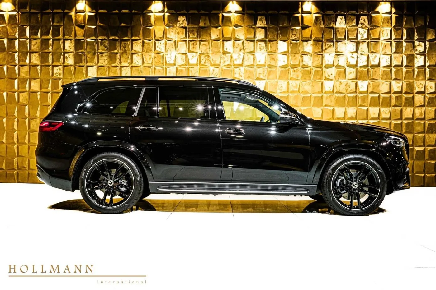 Mercedes-Benz GLS 450 d 4MATIC sold by a specialist dealer in Stuhr, Germany, photo 3 of 8