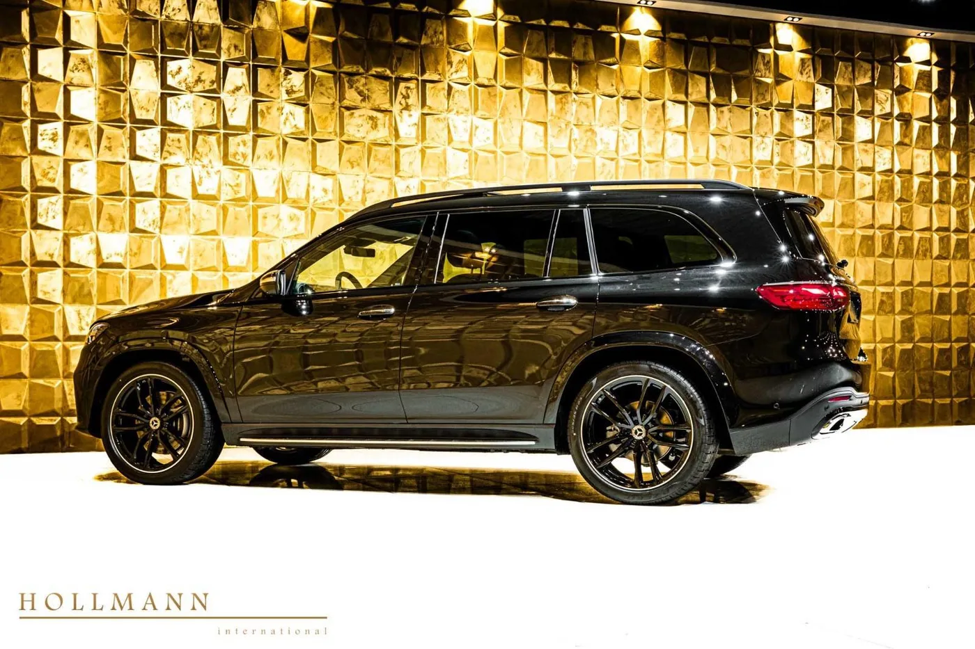 Mercedes-Benz GLS 450 d 4MATIC sold by a specialist dealer in Stuhr, Germany, photo 4 of 8