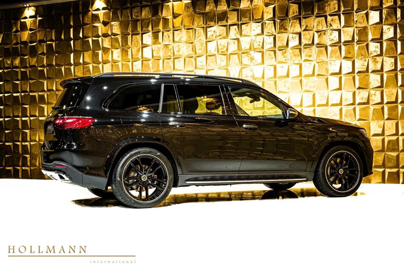 Mercedes-Benz GLS 450 d 4MATIC sold by a specialist dealer in Stuhr, Germany, photo 6 of 8