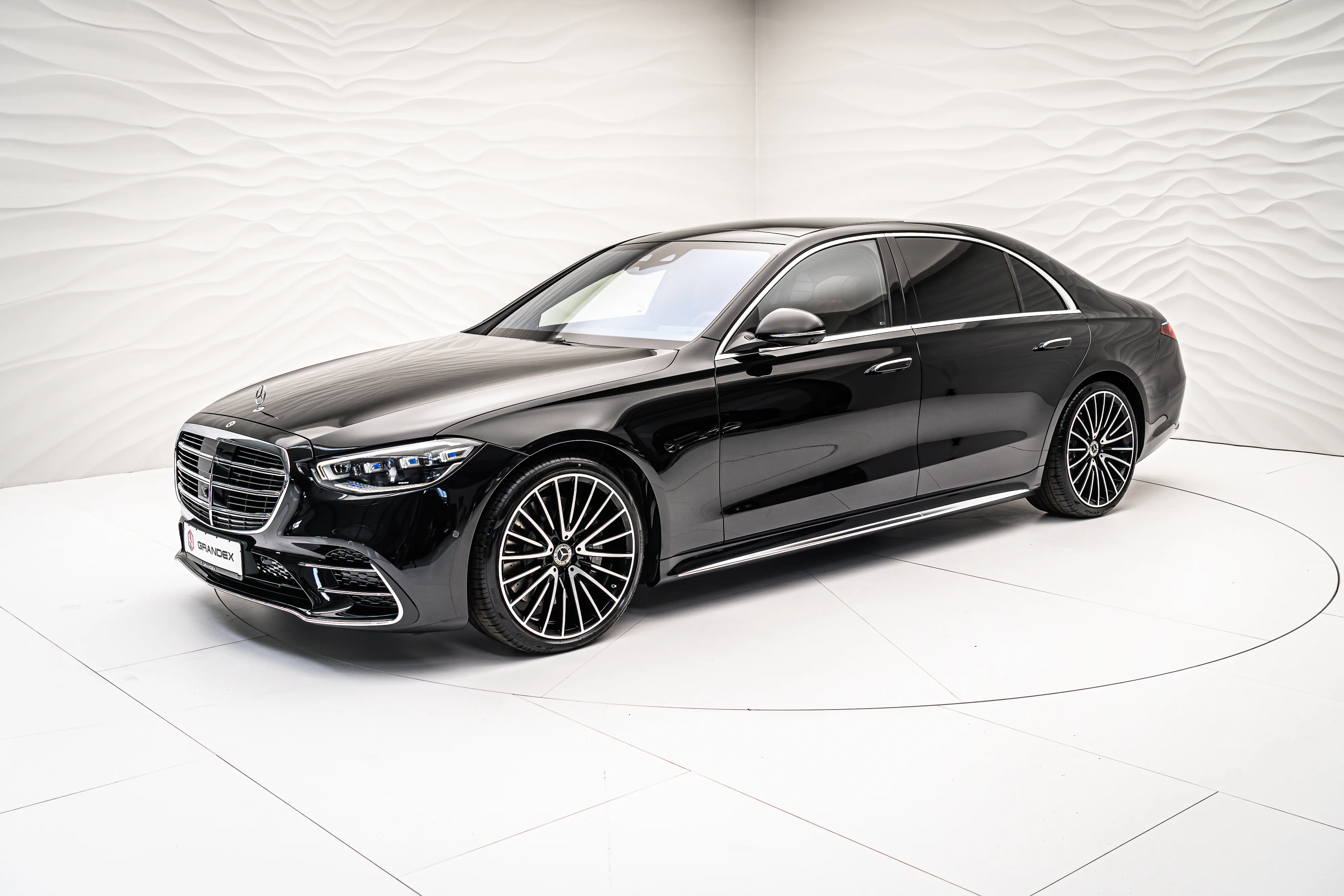 Mercedes-Benz S 400 d long angeboten von einem Supersportwagenhändler in Sengenthal, Deutschland, Hauptfoto