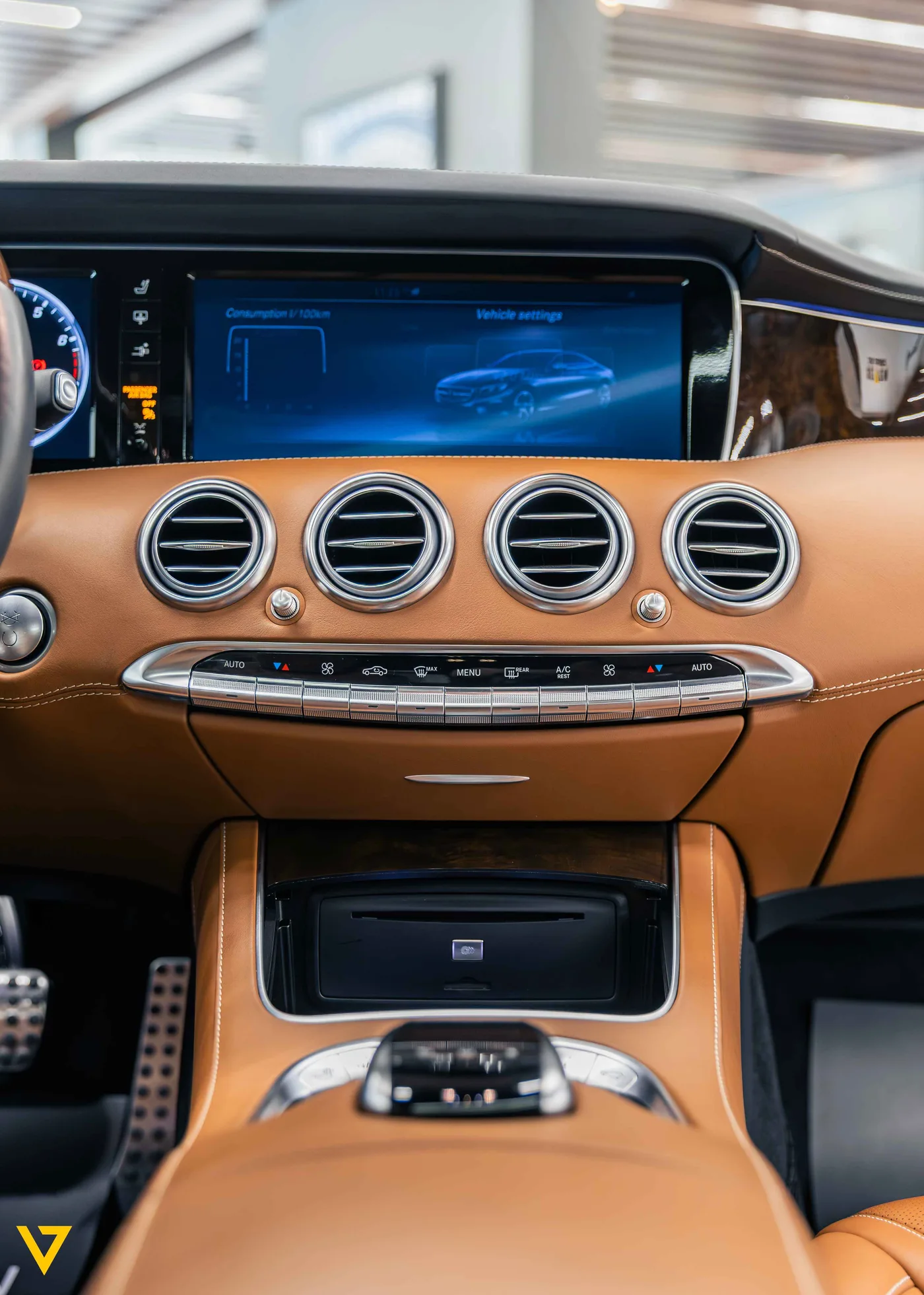 Mercedes-Benz S 500 Coupé offered by a supercar dealer in Riyadh, Saudi Arabia, photo 18 of 24