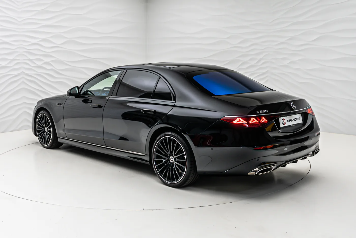 Mercedes-Benz S 580 long, Exclusive offered by a specialist dealer in Sengenthal, Germany, photo 4 of 10