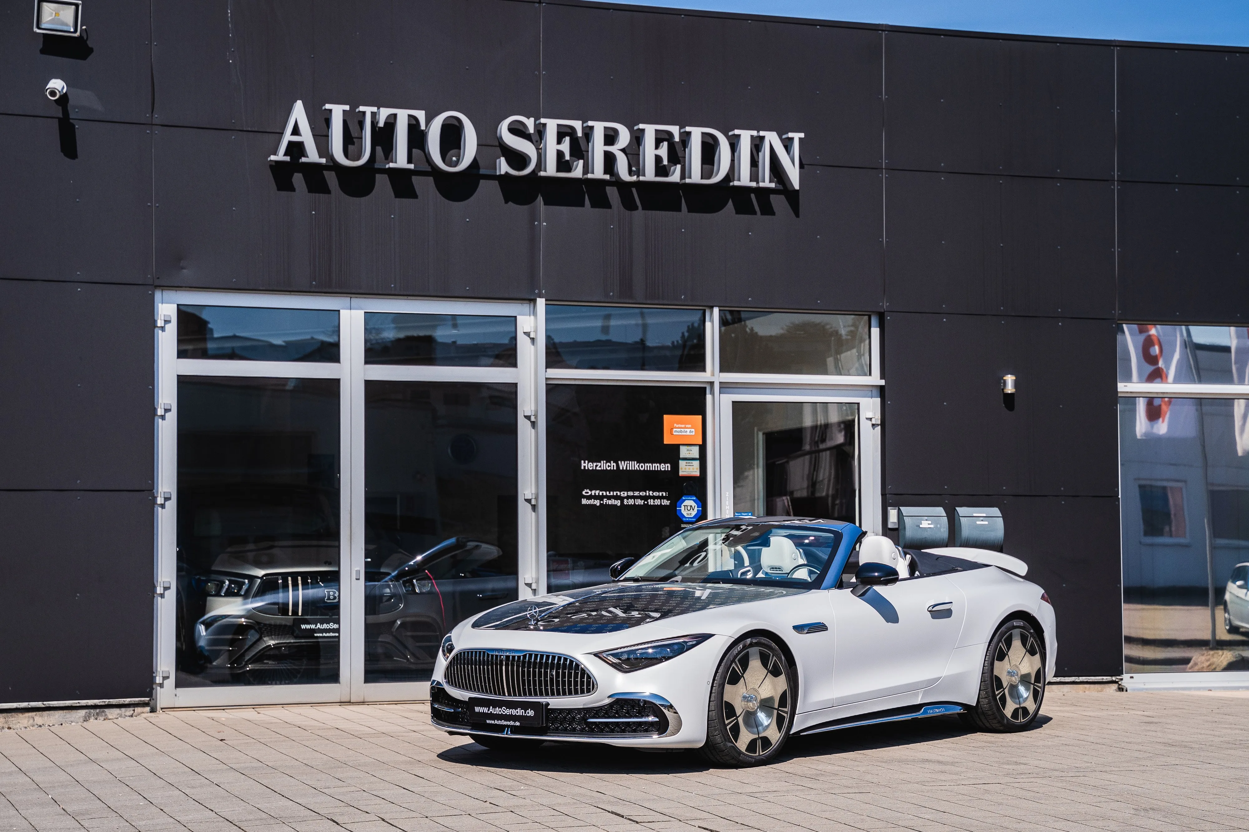Mercedes-Maybach SL 680 offered by a specialist dealer in Hechingen, Germany, main photo