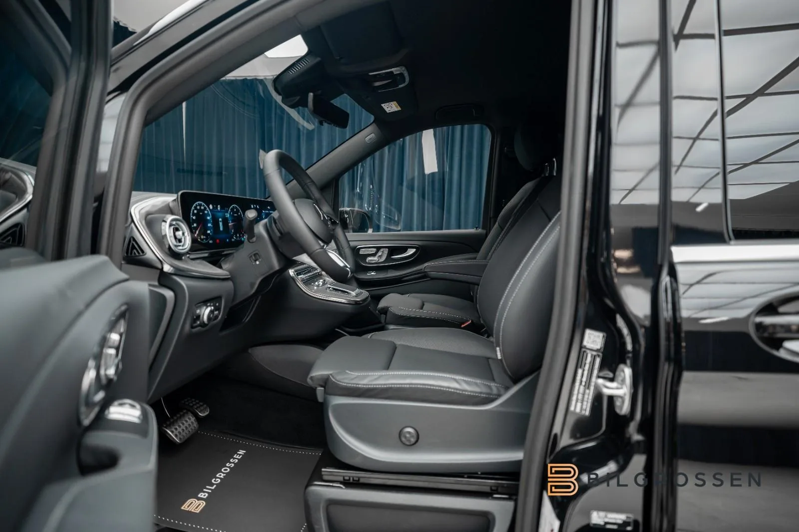 Mercedes-Benz V 300 d 4MATIC, Exclusive, extra-long, 17/30