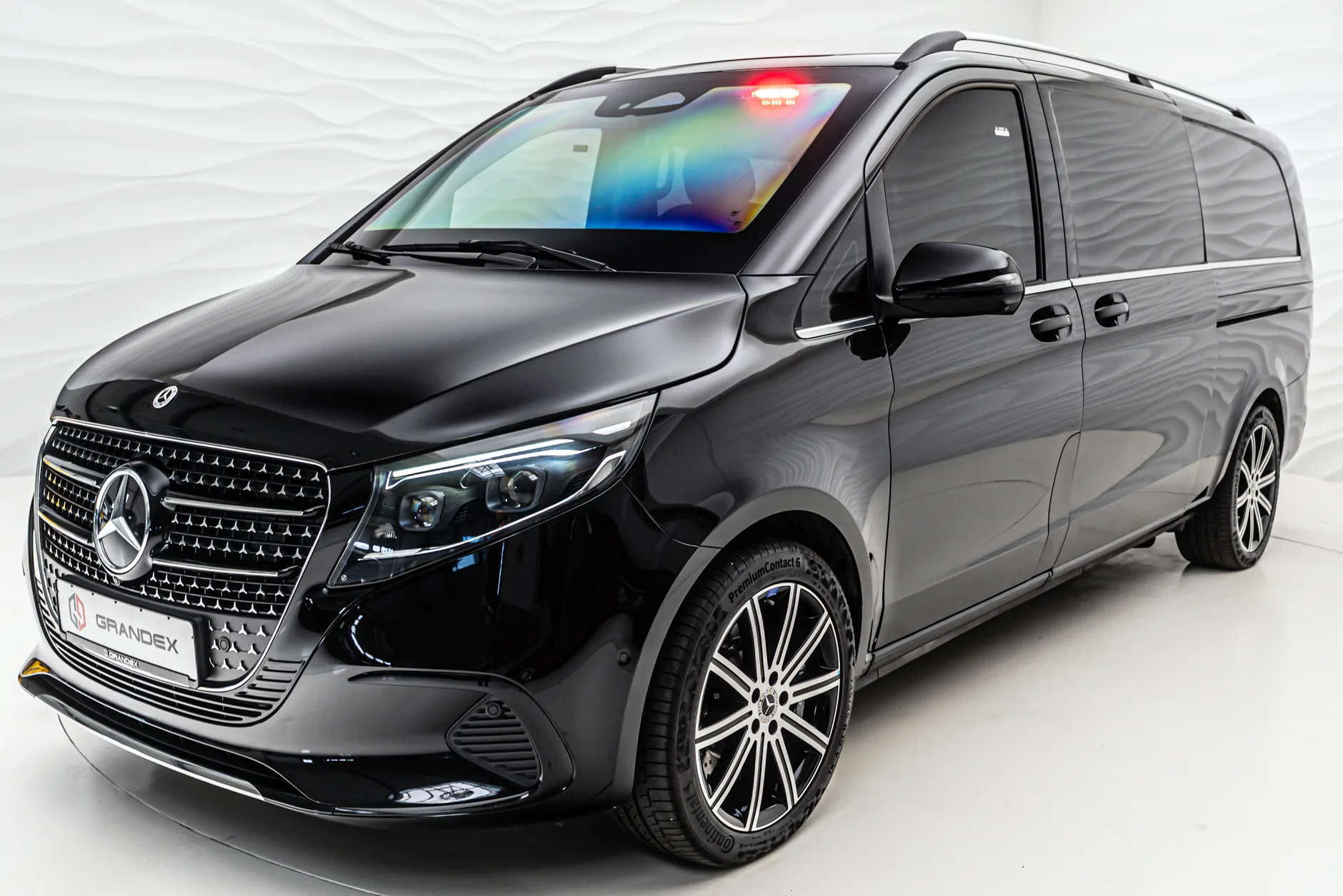 Mercedes-Benz V 300 d 4MATIC extra-long, armoured B6 offered by a supercar dealer in Sengenthal, Germany, main photo