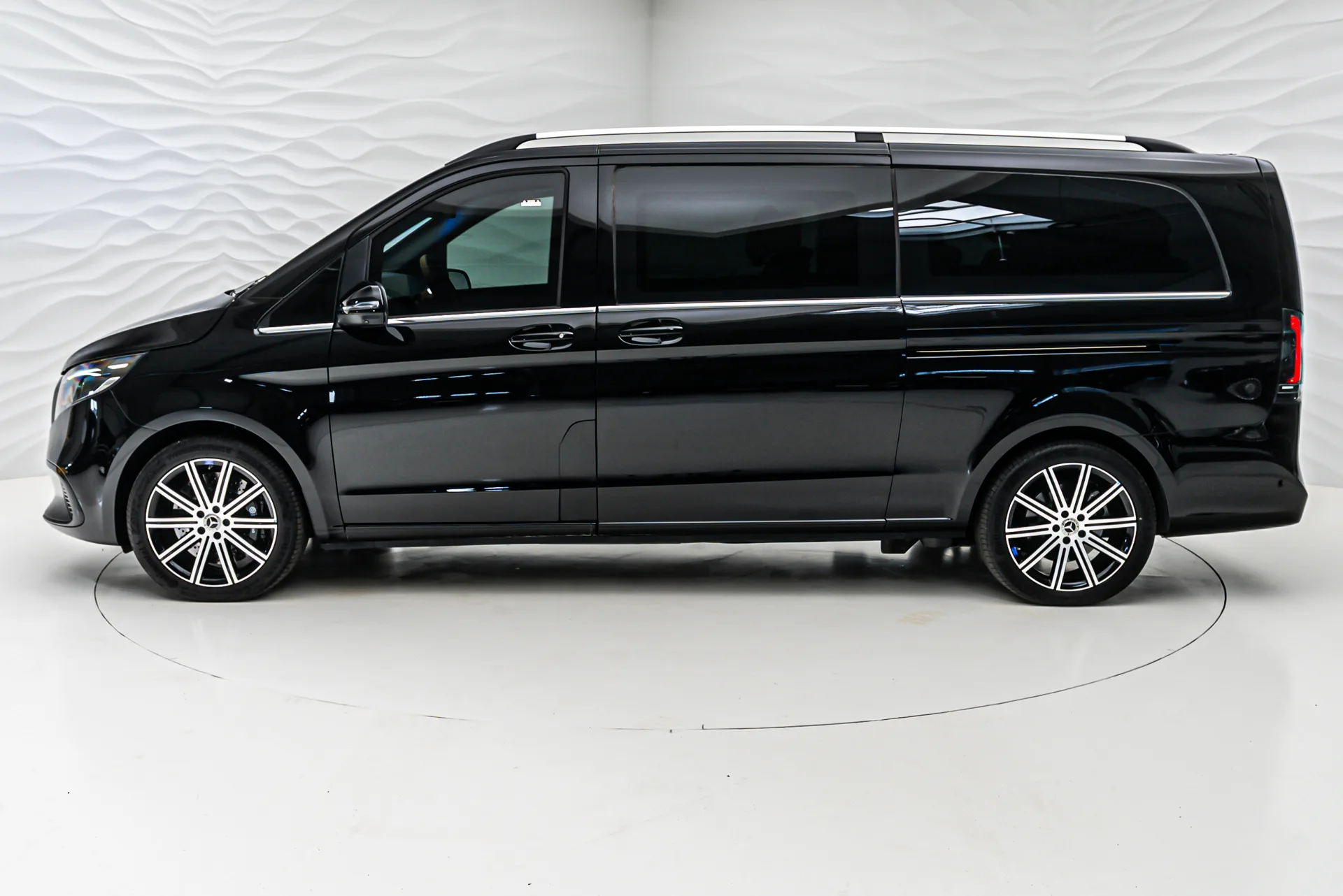 Mercedes-Benz V 300 d 4MATIC extra-long, armoured B6, 3/30