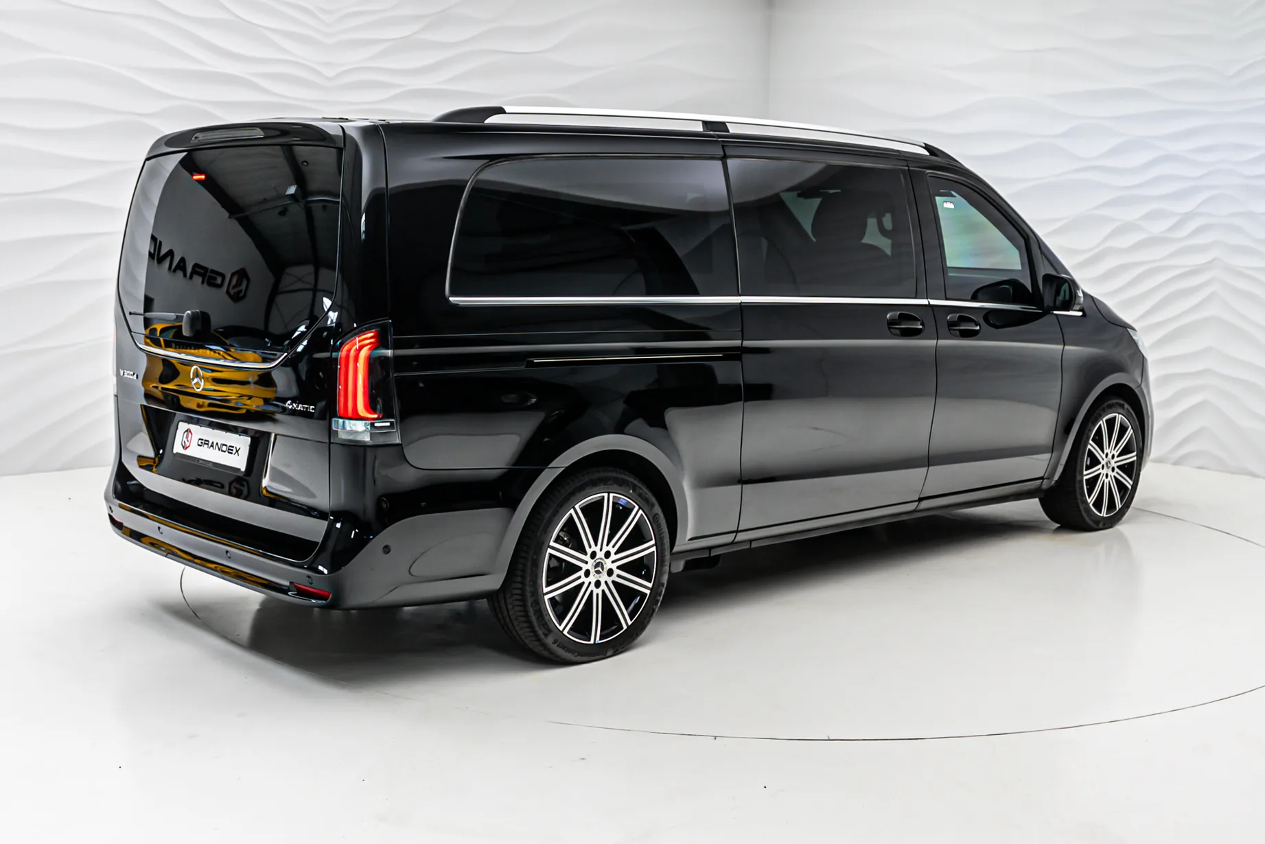 Mercedes-Benz V 300 d 4MATIC extra-long, armoured B6, 5/30