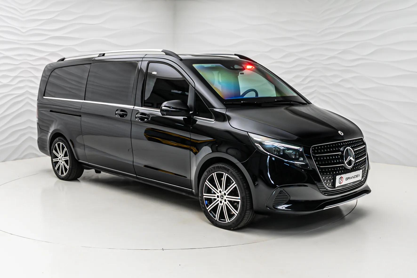 Mercedes-Benz V 300 d 4MATIC extra-long, armoured B6, 7/30