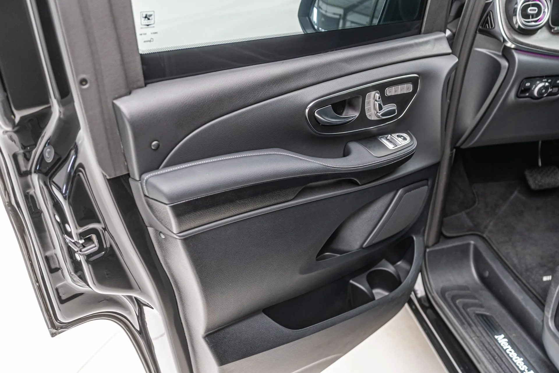 Mercedes-Benz V 300 d 4MATIC extra-long, armoured B6, 18/30