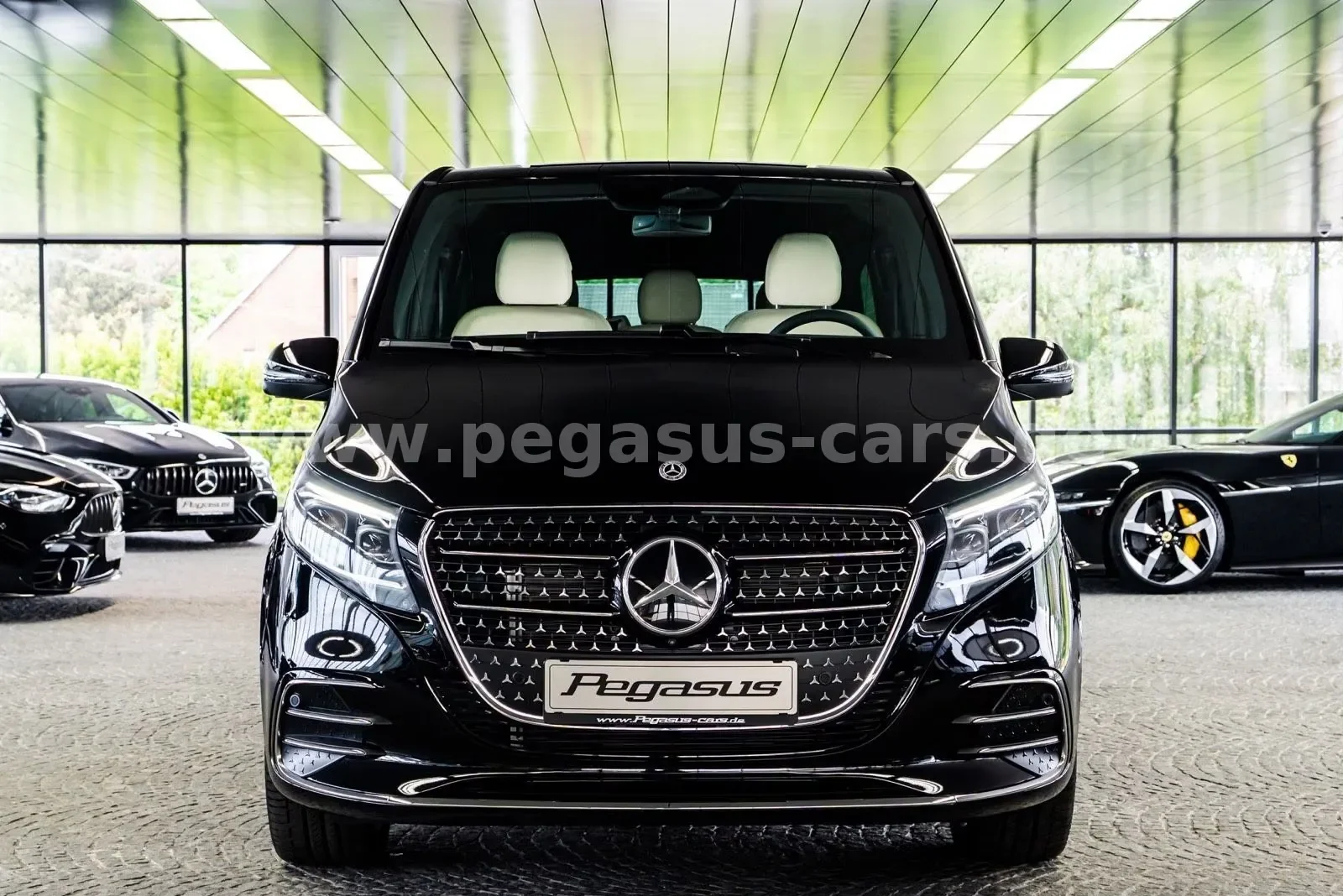 Mercedes-Benz V 300 d 4MATIC, Avantgarde, extra-long, 4/30