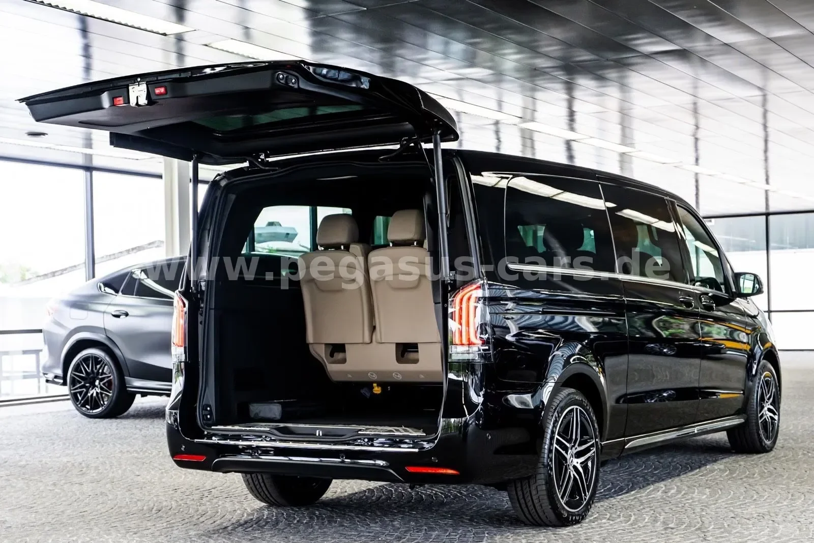 Mercedes-Benz V 300 d 4MATIC, Avantgarde, extra-long, 15/30
