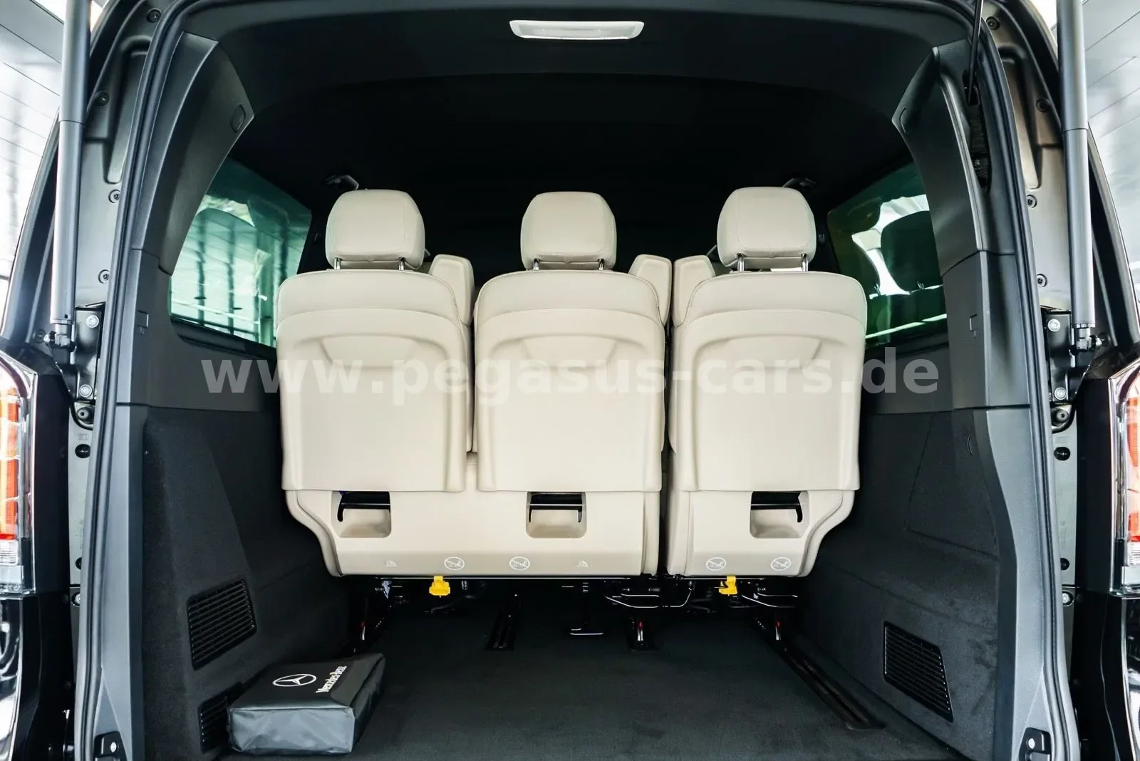 Mercedes-Benz V 300 d 4MATIC, Avantgarde, extra-long, 29/30
