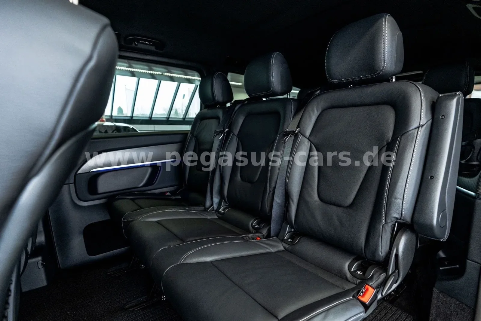 Mercedes-Benz V 300 d 4MATIC, Avantgarde, extra-long, 2/30