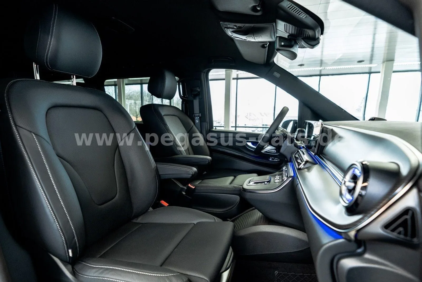 Mercedes-Benz V 300 d 4MATIC, Avantgarde, extra-long, 18/30