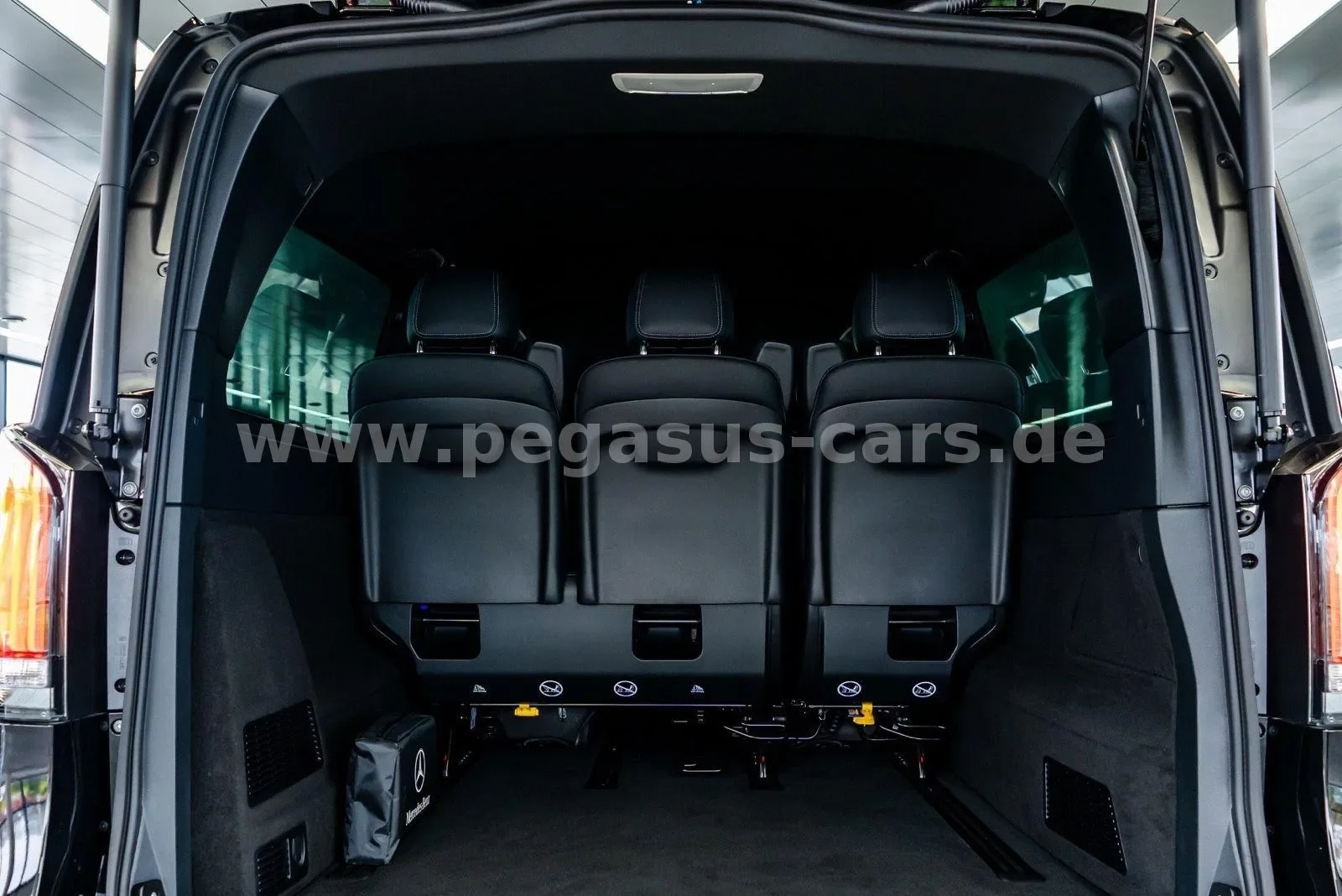 Mercedes-Benz V 300 d 4MATIC, Avantgarde, extra-long, 26/30