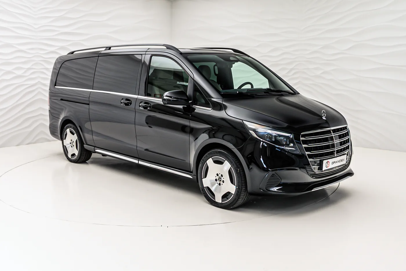 Mercedes-Benz V 300 Exclusive, extra-long proposée par un concessionnaire spécialisé à Sengenthal, Allemagne, photo 8 sur 10
