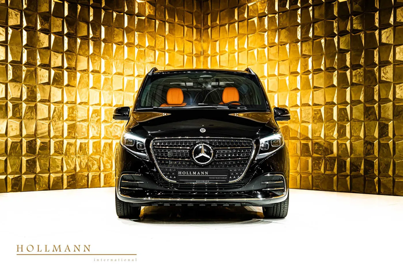 Mercedes-Benz V 300 d 4MATIC, extra-long, customized offered by a specialist dealer in Stuhr, Germany, photo 6 of 8