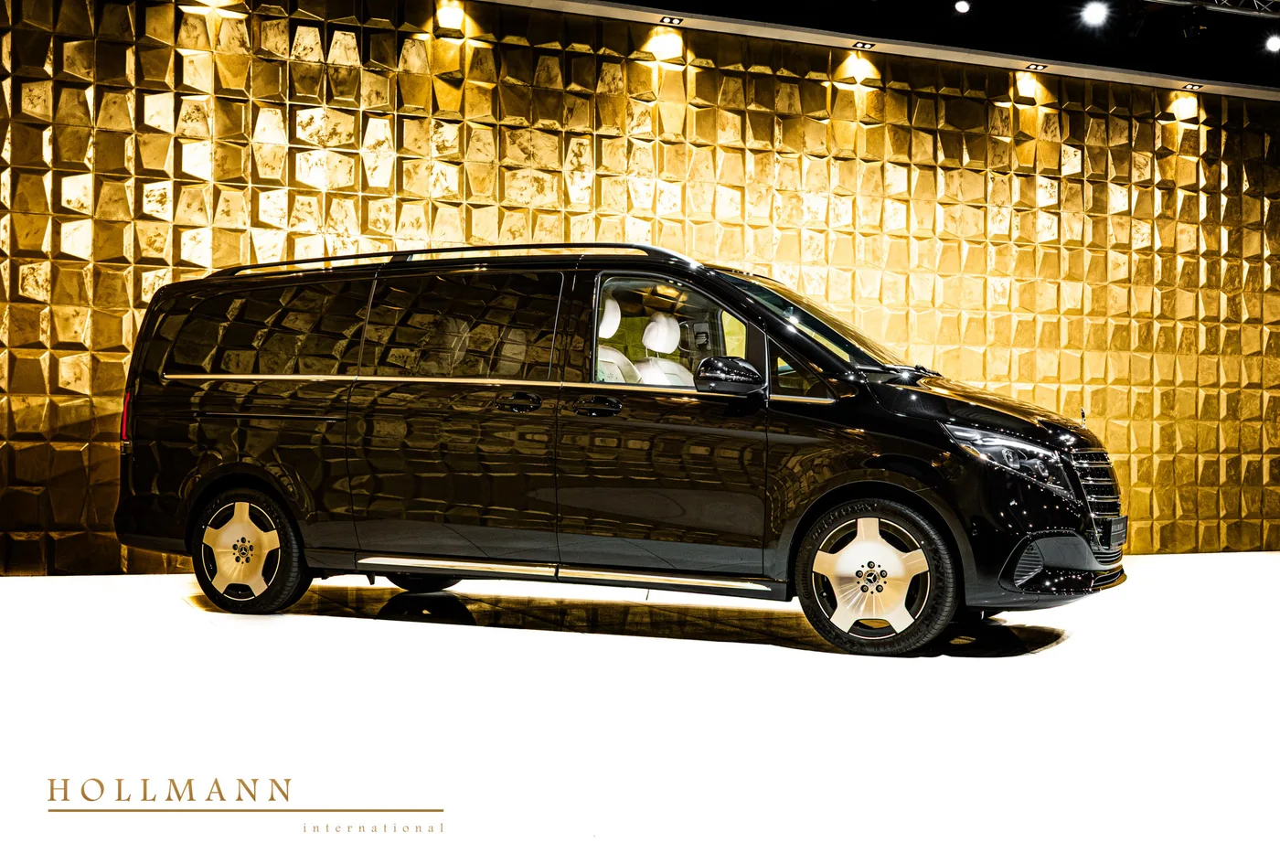 Mercedes-Benz V 300 d 4MATIC, extra-long, facelift offered by a specialist dealer in Stuhr, Germany, photo 3 of 8