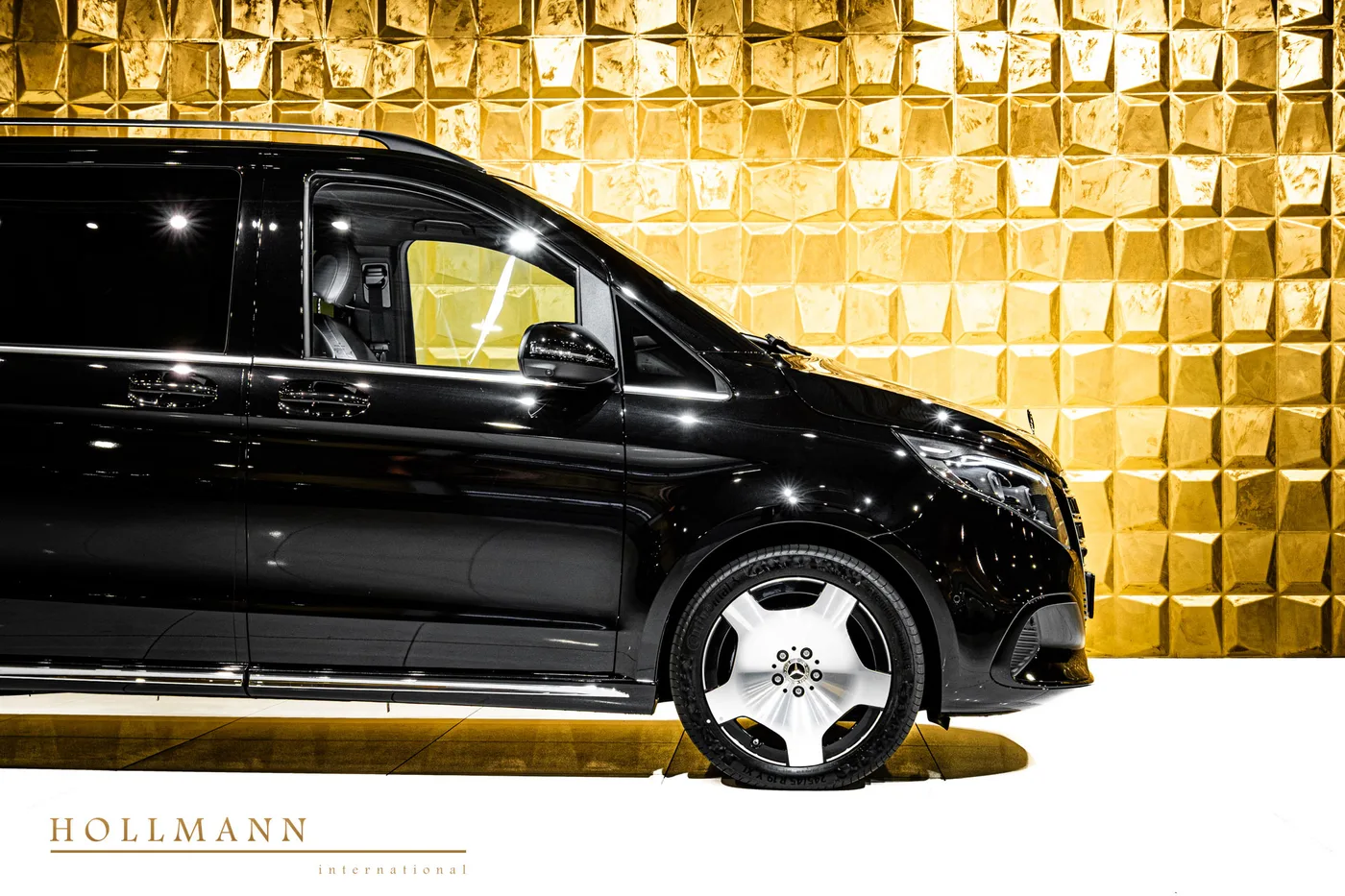 Mercedes-Benz V 300 d 4MATIC, extra-long, facelift offered by a specialist dealer in Stuhr, Germany, photo 6 of 8