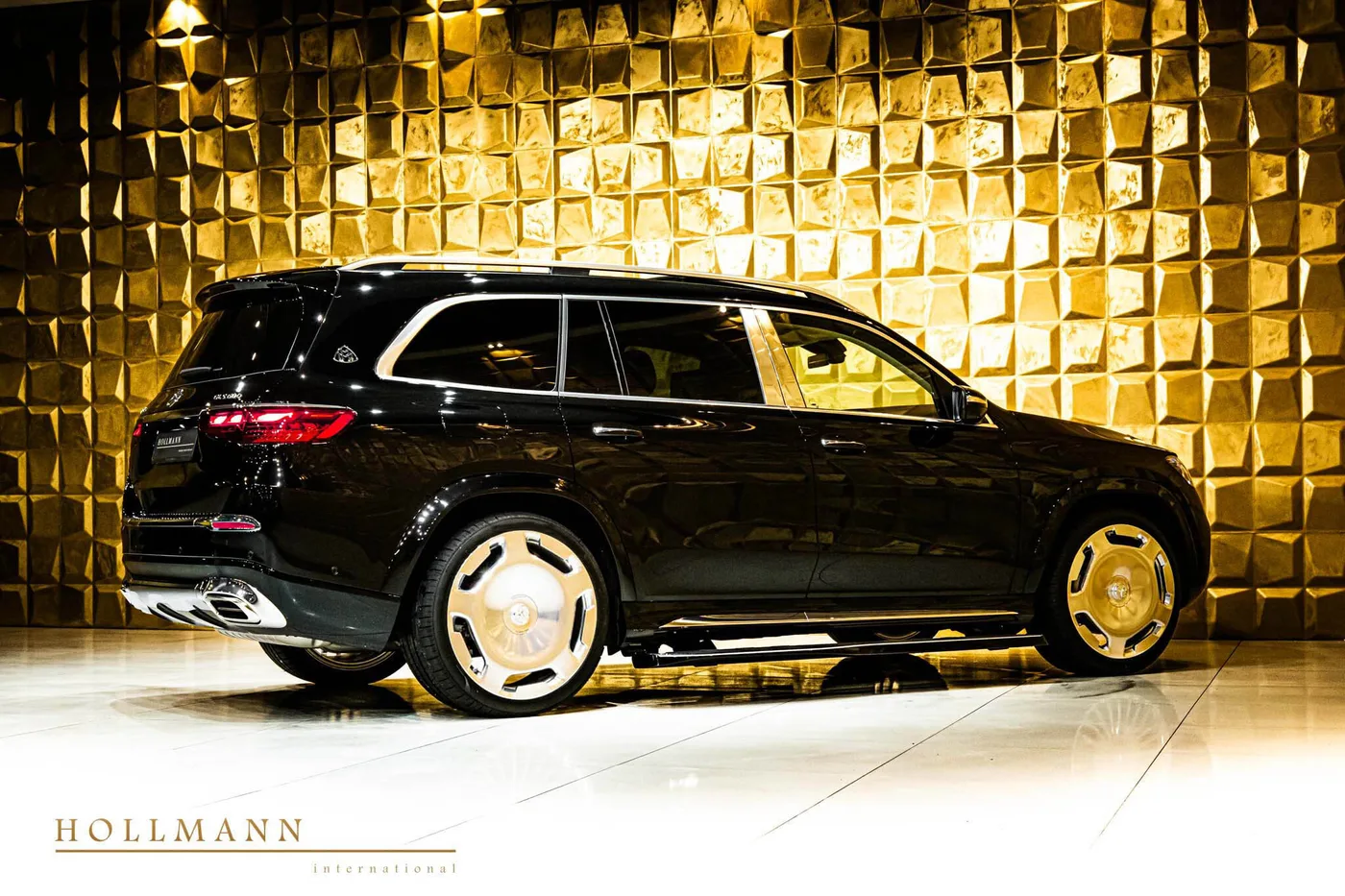 Mercedes-Maybach GLS 600 facelift offered by a specialist dealer in Stuhr, Germany, photo 3 of 8