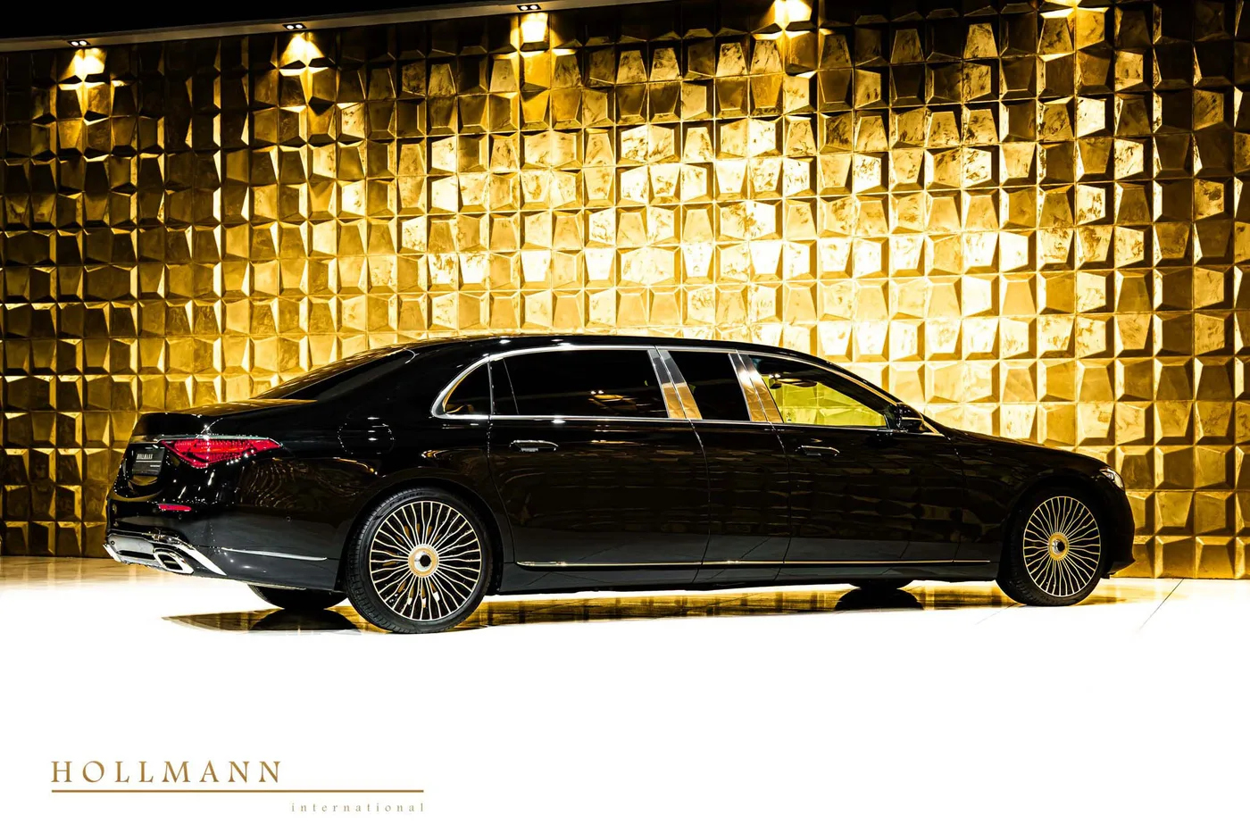 Mercedes-Maybach S 580 stretched limousine offered by a specialist dealer in Stuhr, Germany, photo 3 of 8