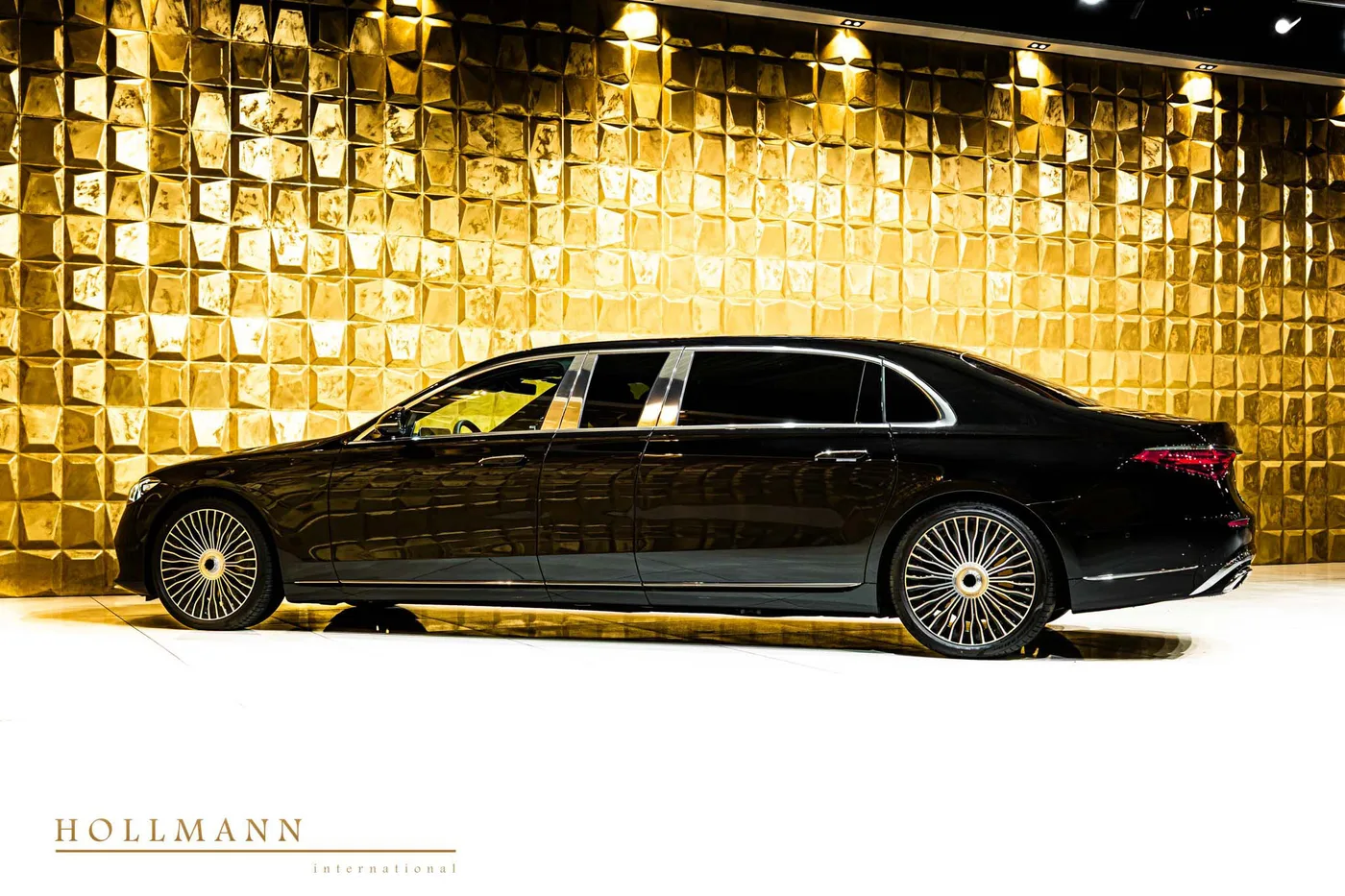 Mercedes-Maybach S 580 stretched limousine offered by a specialist dealer in Stuhr, Germany, photo 5 of 8