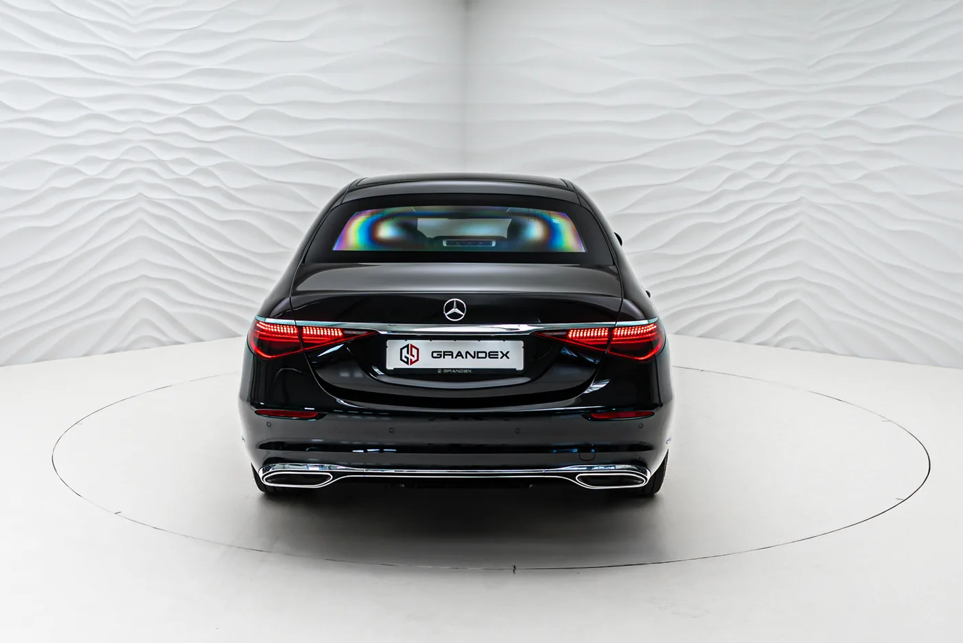 Mercedes-Maybach S 680 Guard VR10 offered by a specialist dealer in Sengenthal, Germany, photo 5 of 10