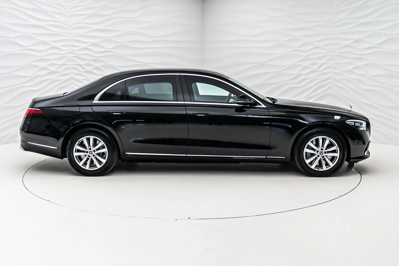 Mercedes-Maybach S 680 Guard VR10 offered by a specialist dealer in Sengenthal, Germany, photo 7 of 10