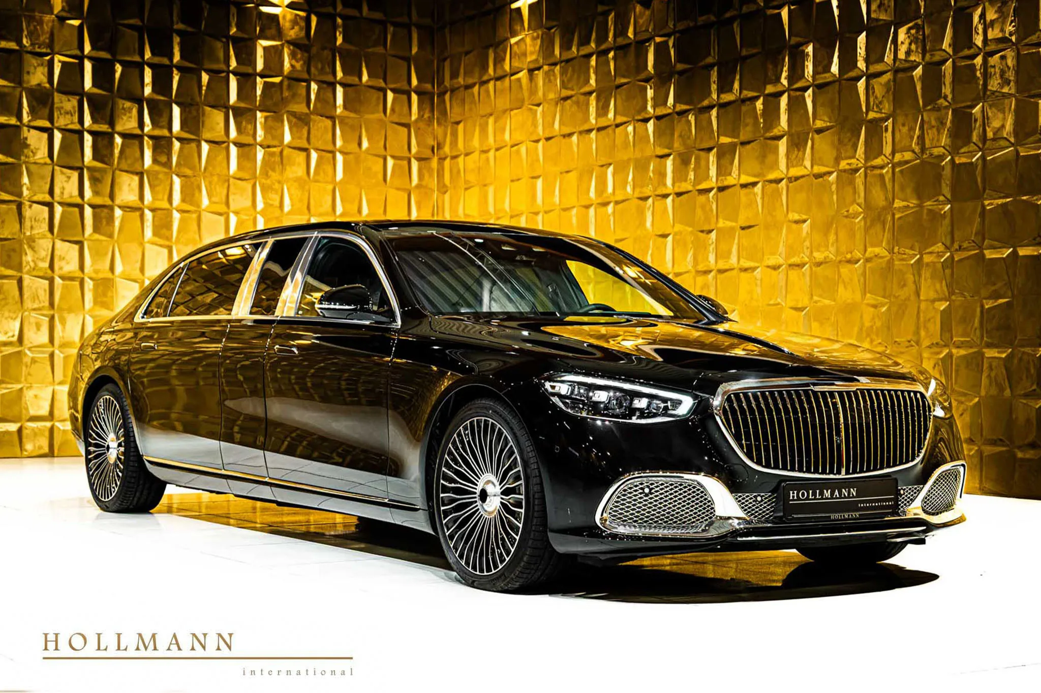 Mercedes-Maybach S 680 stretched limousine angeboten von einem Fachhändler in Stuhr, Deutschland, Hauptfoto