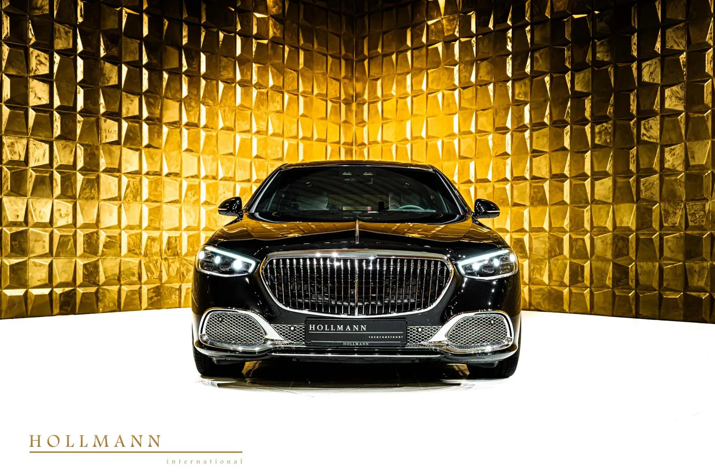 Mercedes-Maybach S 680 stretched limousine offered by a specialist dealer in Stuhr, Germany, photo 7 of 8