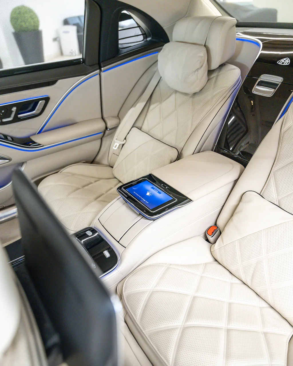 Mercedes-Maybach S 680 angeboten von einem Supersportwagenhändler in Riyadh, Saudi-Arabien, Foto 13 von 20