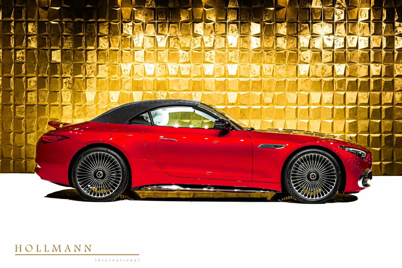 Mercedes-Maybach SL 680 offered by a specialist dealer in Stuhr, Germany, photo 2 of 8