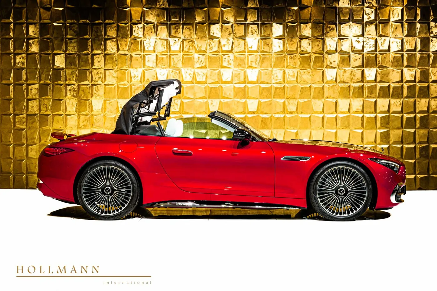 Mercedes-Maybach SL 680 offered by a specialist dealer in Stuhr, Germany, photo 3 of 8
