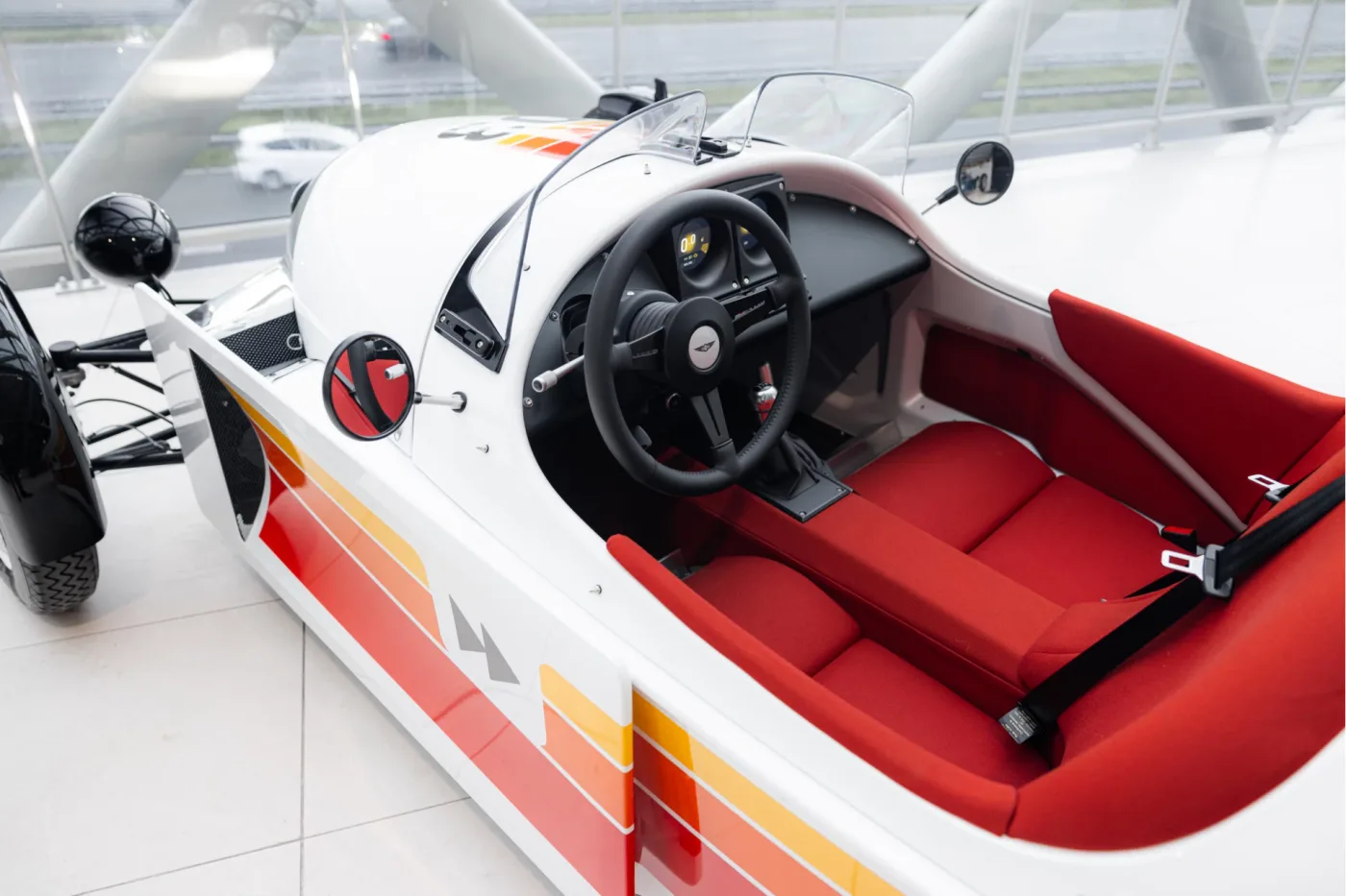 Morgan Super 3 angeboten von einem offiziellen McLaren und Morgan-Vertragshändler in Utrecht, Niederlande, Foto 3 von 25