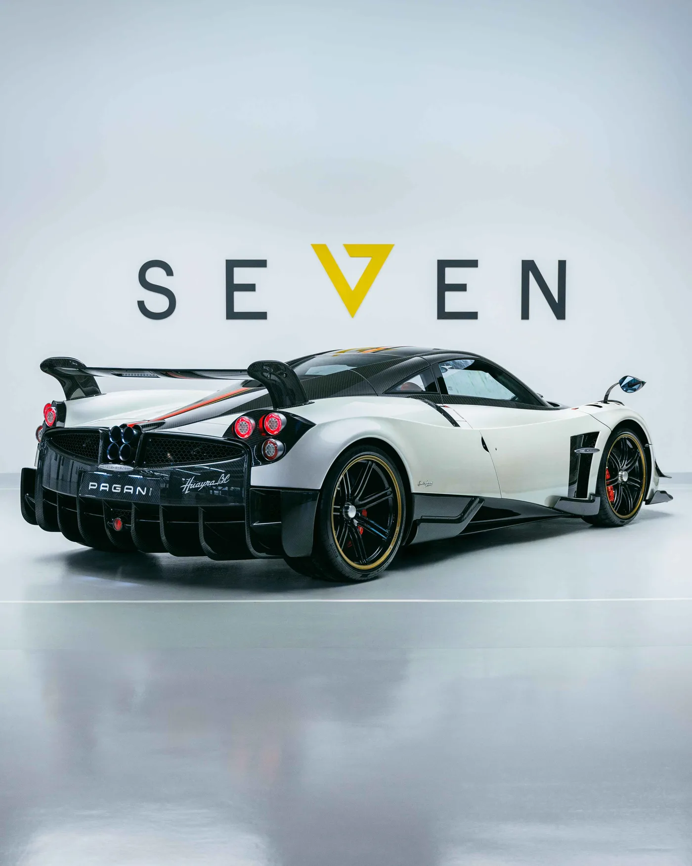 Pagani Huayra BC R&D offered by a supercar dealer in Riyadh, Saudi Arabia, photo 2 of 13