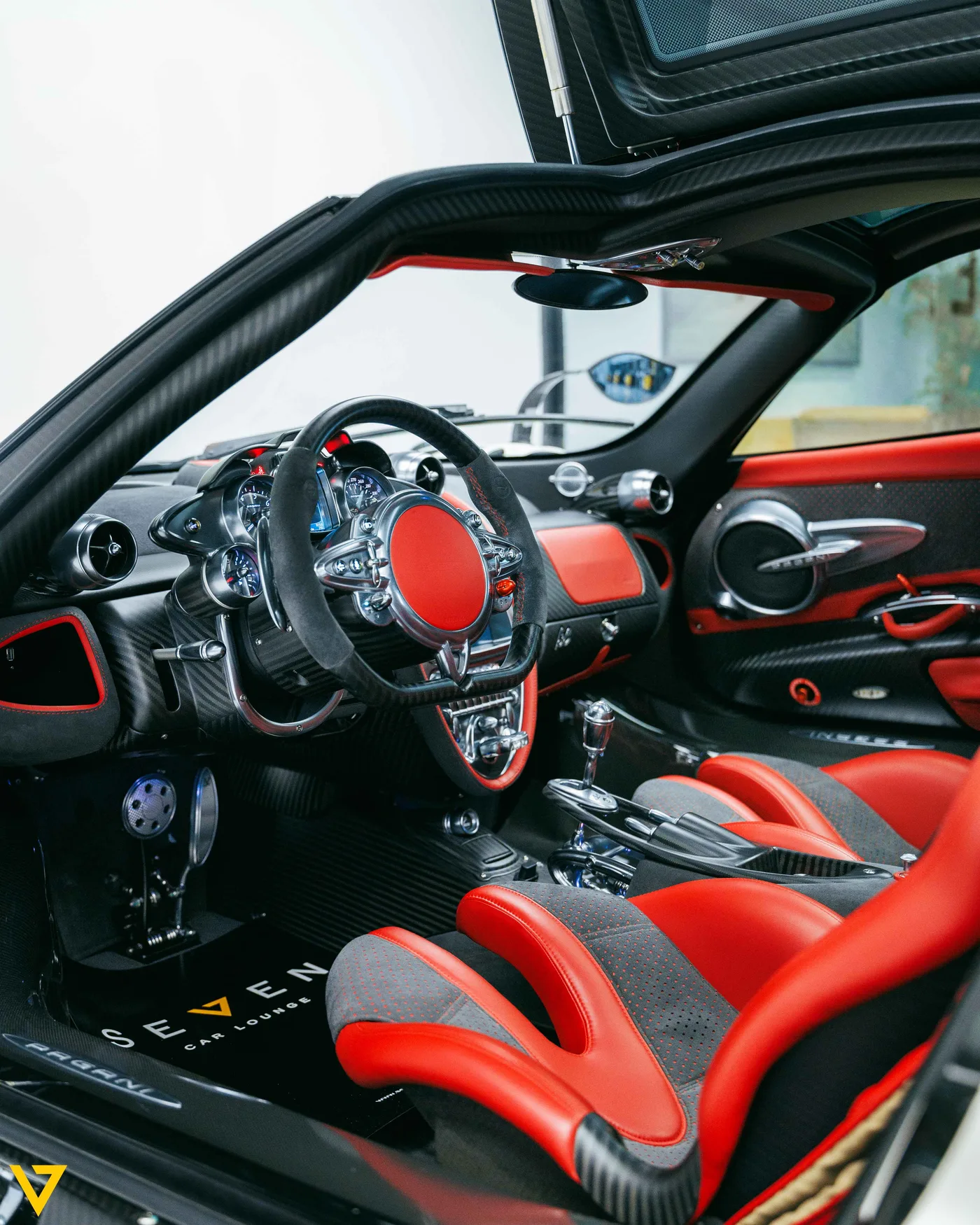 Pagani Huayra BC R&D offered by a supercar dealer in Riyadh, Saudi Arabia, photo 4 of 13