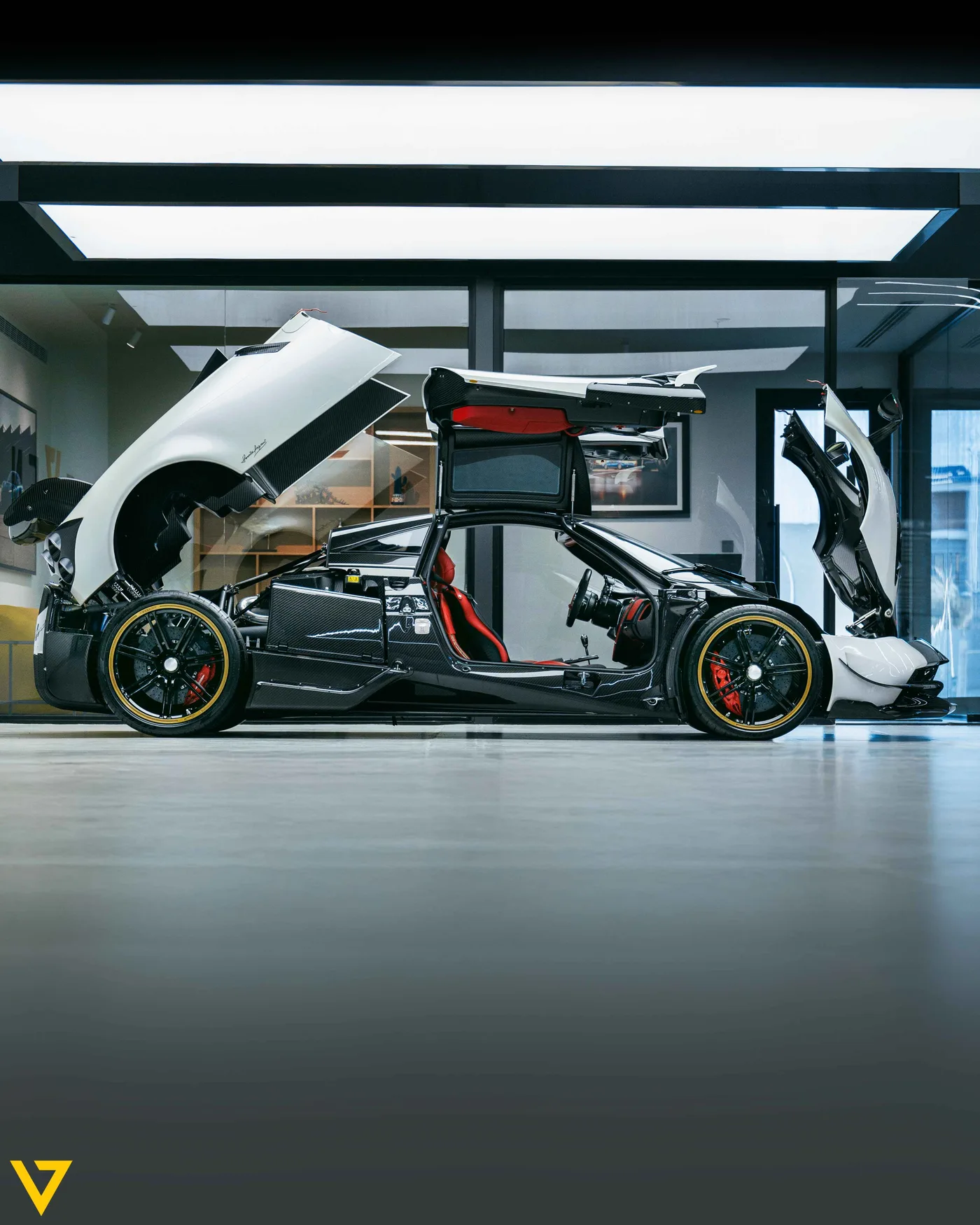 Pagani Huayra BC R&D offered by a supercar dealer in Riyadh, Saudi Arabia, photo 13 of 13