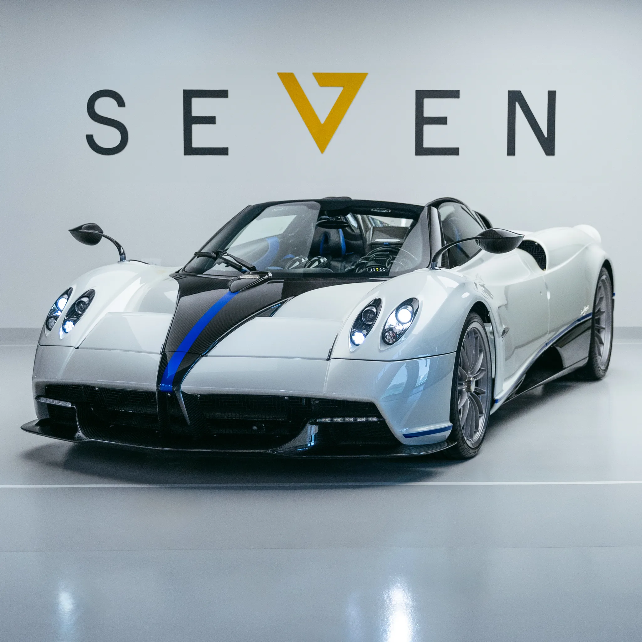2019 Pagani Huayra Roadster proposée par un spécialiste de la supercar à Riyadh, Arabie saoudite, photo principale