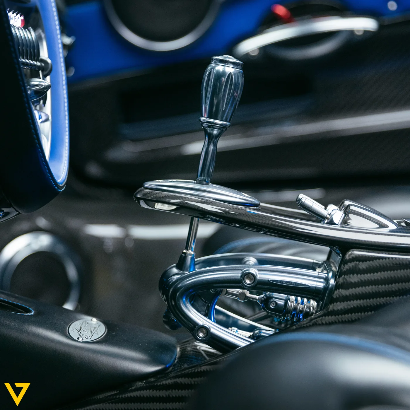 2019 Pagani Huayra Roadster angeboten von einem Supersportwagenhändler in Riyadh, Saudi-Arabien, Foto 11 von 30