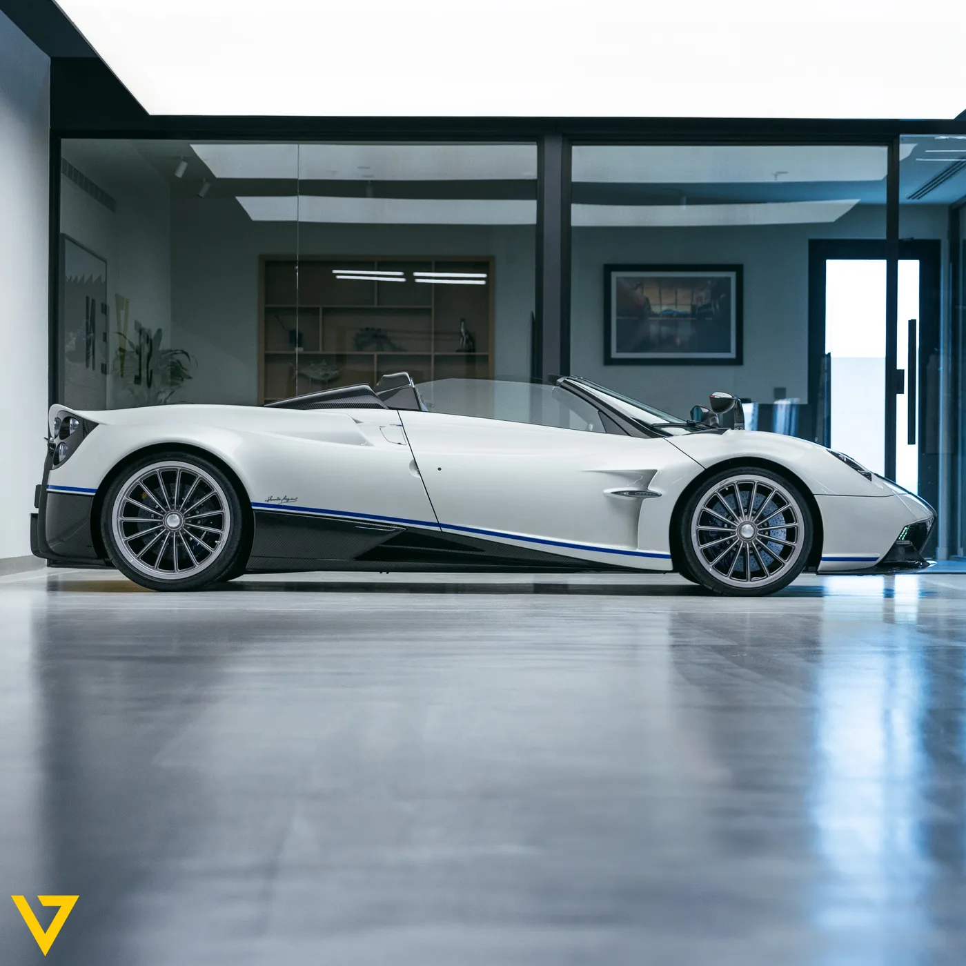 2019 Pagani Huayra Roadster angeboten von einem Supersportwagenhändler in Riyadh, Saudi-Arabien, Foto 17 von 30