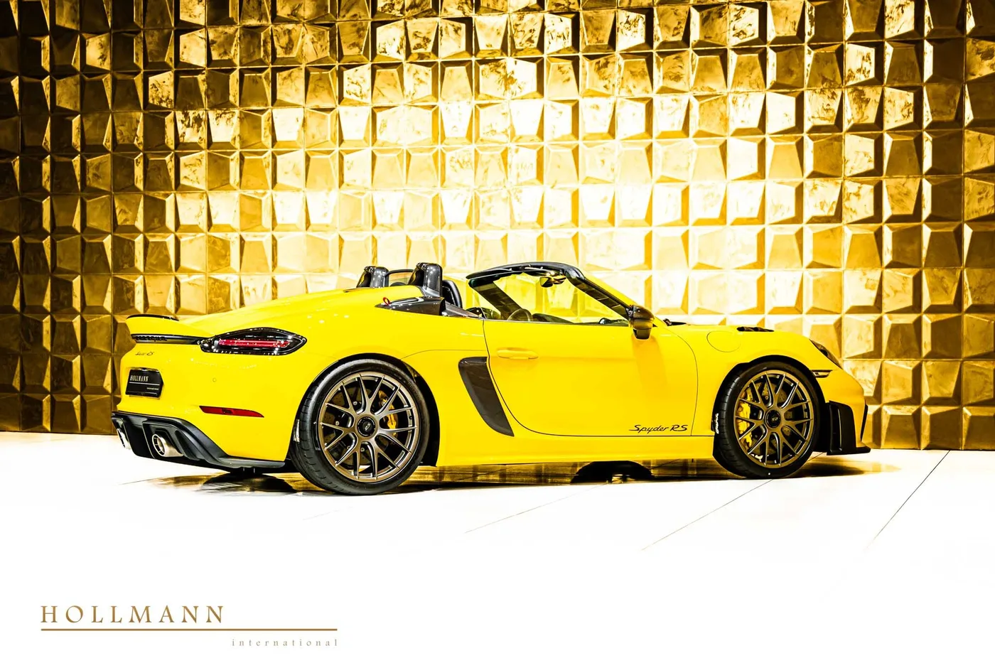 Porsche 718 Spyder RS angeboten von einem Fachhändler in Stuhr, Deutschland, Foto 9 von 25