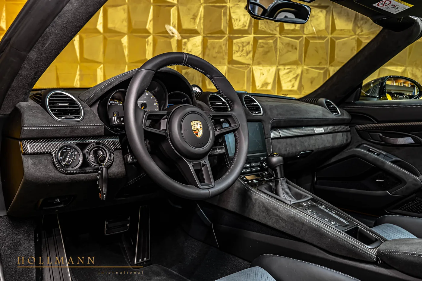 Porsche 718 Spyder RS angeboten von einem Fachhändler in Stuhr, Deutschland, Foto 11 von 25