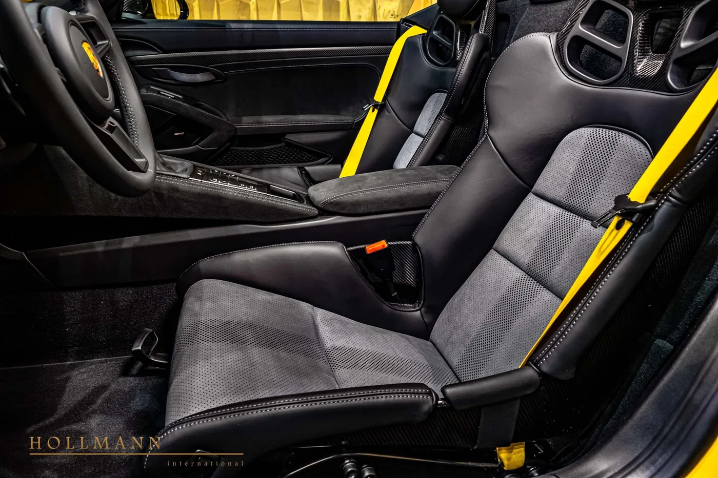 Porsche 718 Spyder RS angeboten von einem Fachhändler in Stuhr, Deutschland, Foto 15 von 25