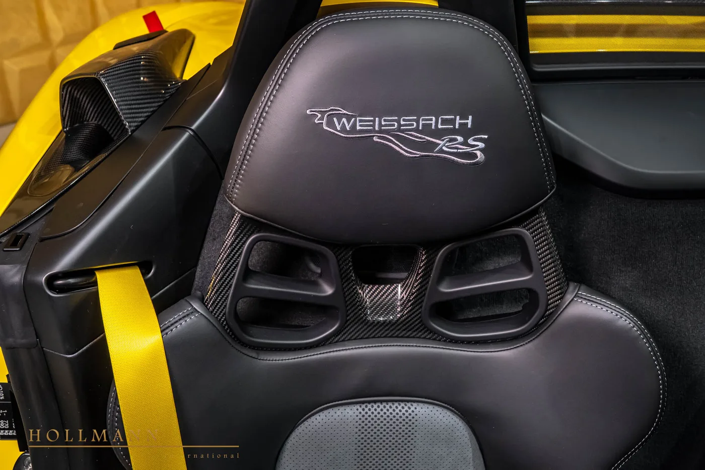 Porsche 718 Spyder RS angeboten von einem Fachhändler in Stuhr, Deutschland, Foto 19 von 25