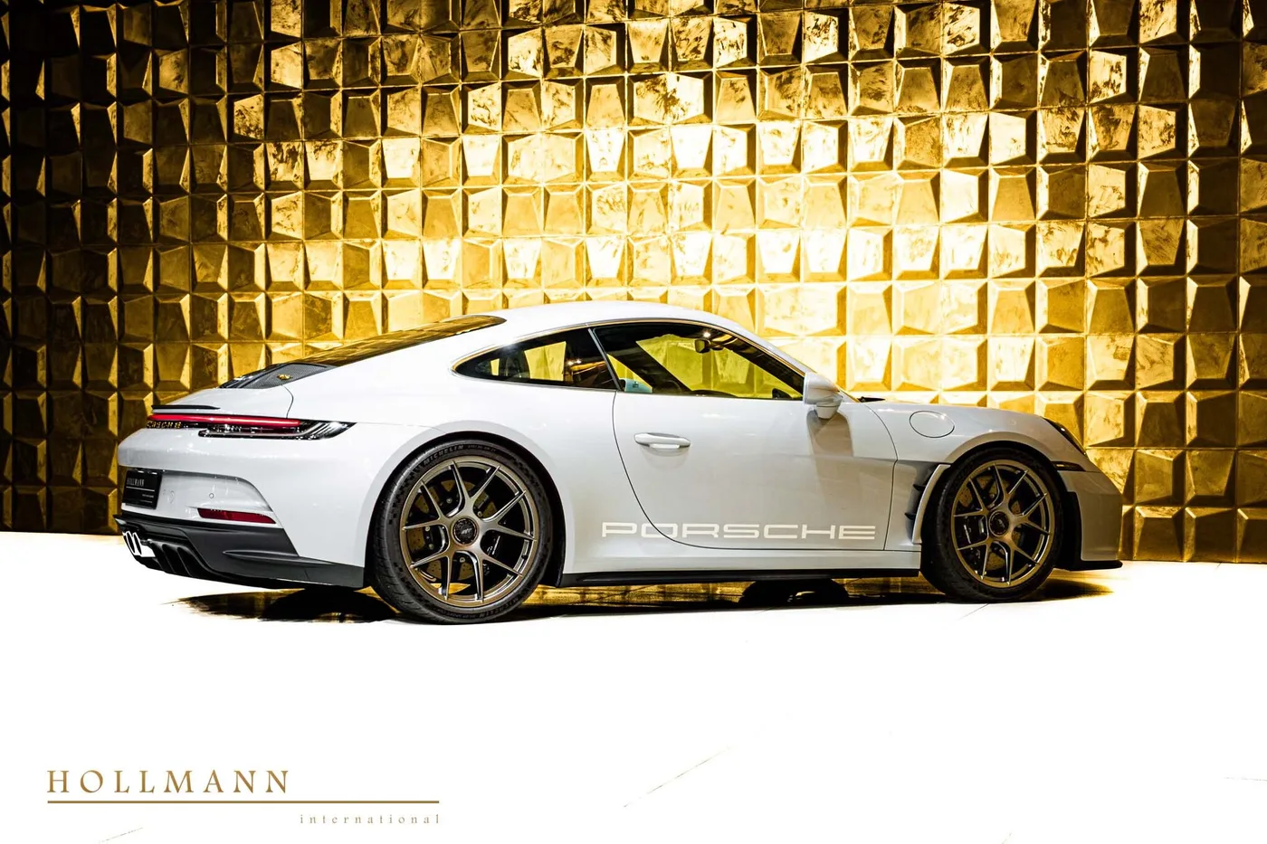 Porsche 911 S/T proposée par un concessionnaire spécialisé à Stuhr, Allemagne, photo 3 sur 8