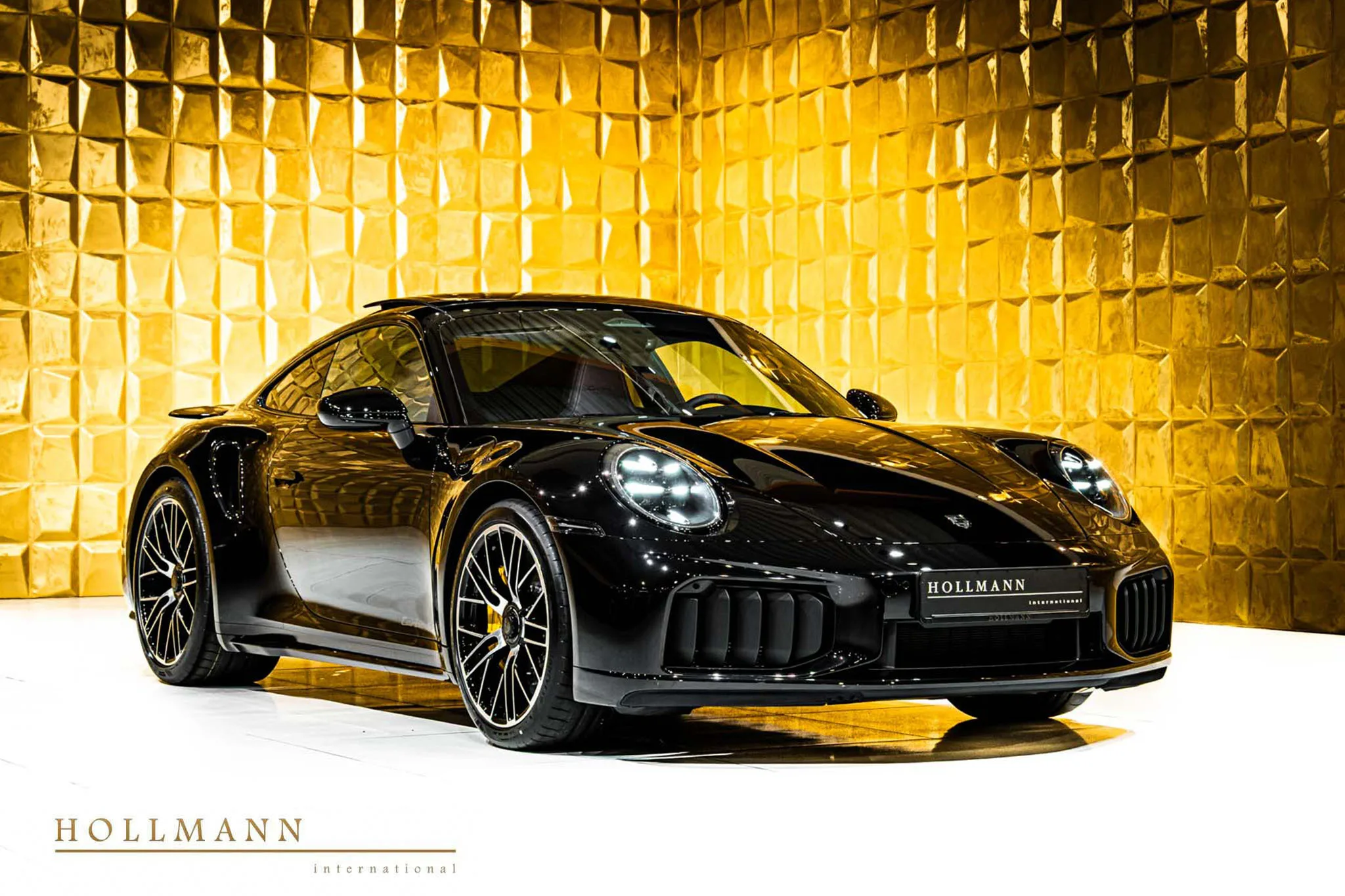 Porsche 911 Turbo S facelift angeboten von einem Fachhändler in Stuhr, Deutschland, Hauptfoto