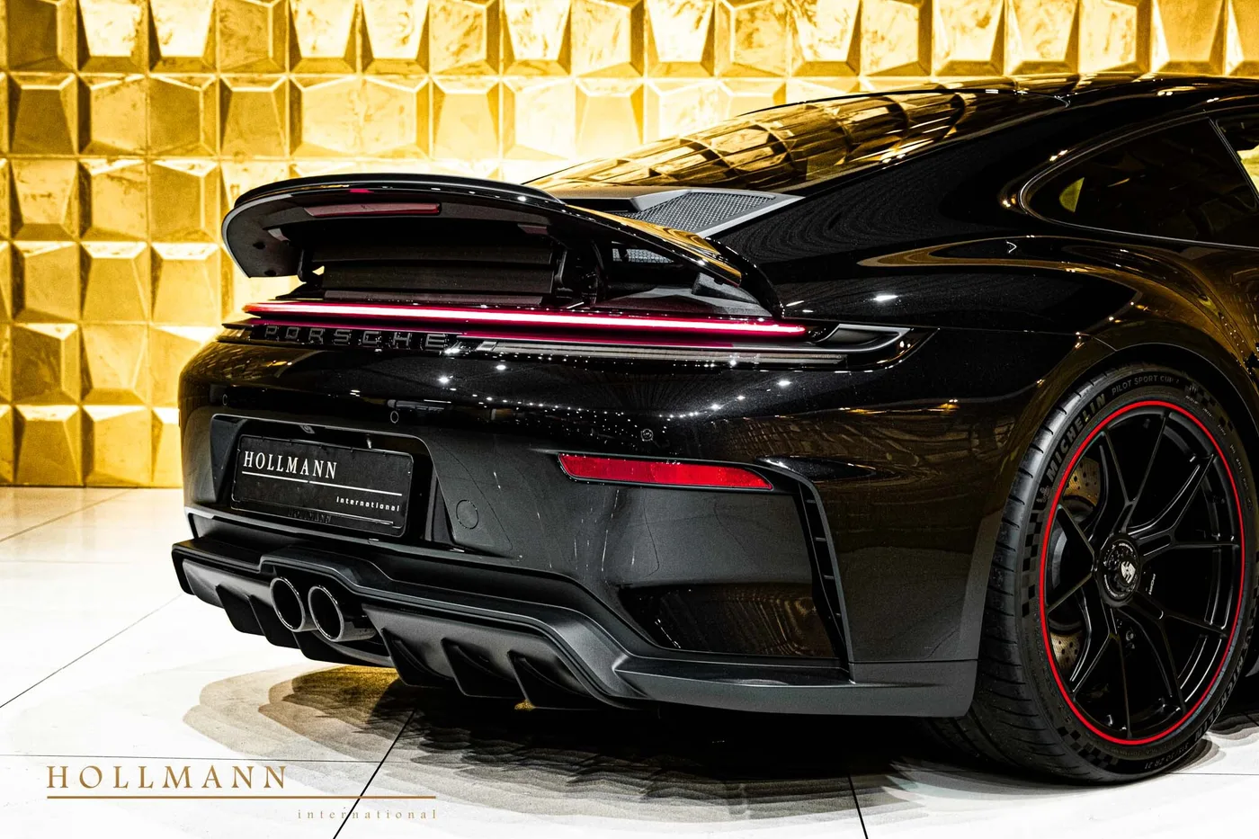 Porsche 911 GT3 Touring facelift offered by a specialist dealer in Stuhr, Germany, photo 7 of 8