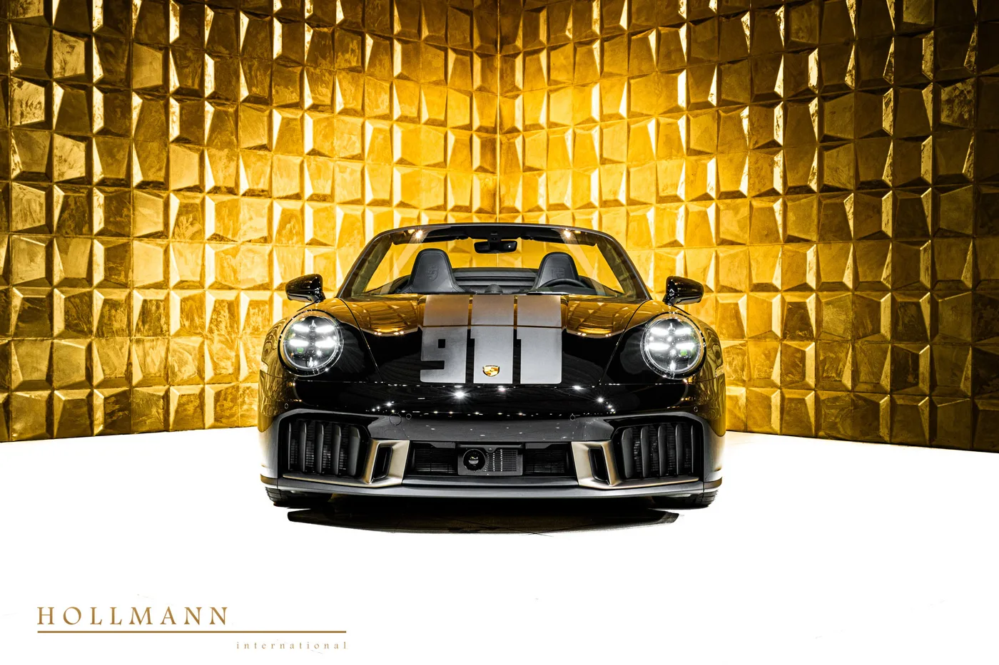 Porsche 911 offered by a specialist dealer in Stuhr, Germany, photo 2 of 8